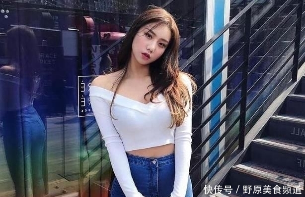  小蛮|光彩照人的牛仔裤美女，穿出迷人小蛮腰