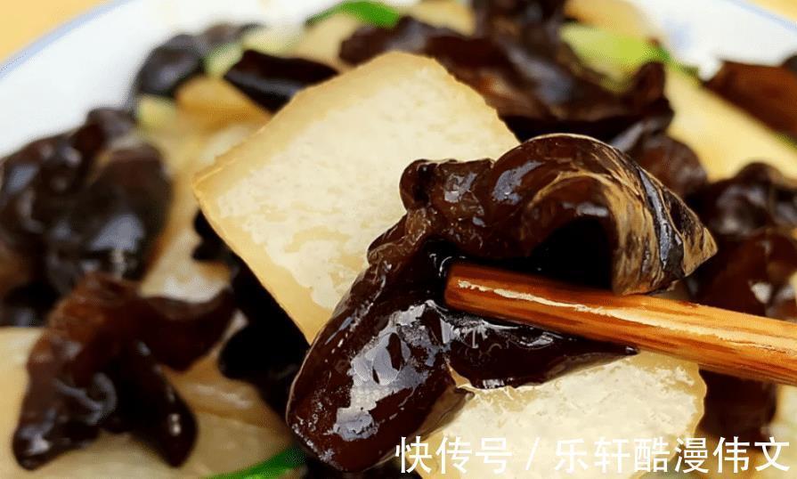 秋天，吃莲藕不如吃它，经济又实惠，营养丰富，简单一炒全家爱吃