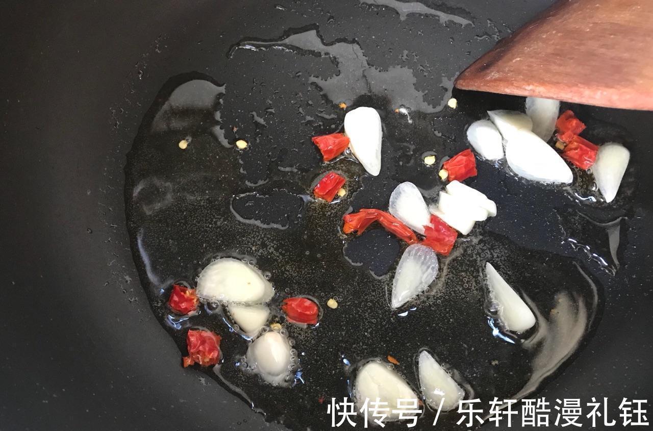 菜梗|7毛一斤的“高钙菜”,简单一炒,味道好营养足,秋季多给家人吃