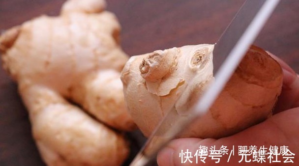 手脚冰凉|醋泡姜这样吃,坚持半个月,搞定脸色蜡黄、气虚无力、手脚冰凉!