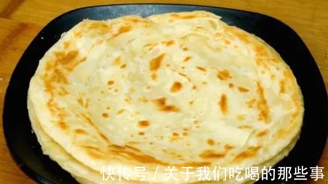 做烙饼时别用冷水和面，学会2个技巧，烙饼柔软筋道，放凉也不硬