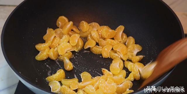 橘子别只会直接吃,放锅里蒸一蒸,原来好处这么多,冷天吃特营养