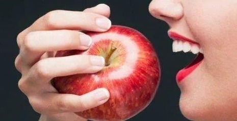 胃癌|36岁女子，异常口臭，丈夫不愿亲近，医生却说不怪她，是癌症