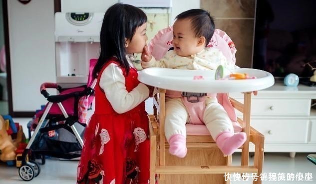 二胎政策|二宝出生,老大和谁睡宝妈的坚持遭全家质疑,3年后却被夸精明