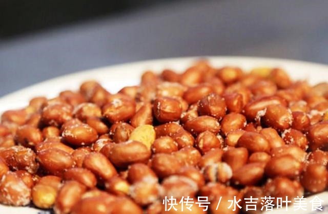 好吃|花生倒入滚烫的油锅,老一辈的拿手绝活,比肉还好吃,即将失传!
