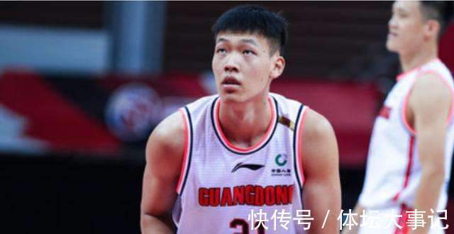 汤普森|三连冠终止?杜锋笑了,2人回归+易建联复苏,账面实力比上赛季强