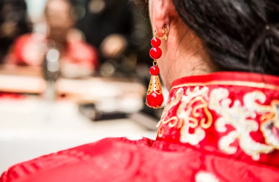 我们用红色征服了全世界!