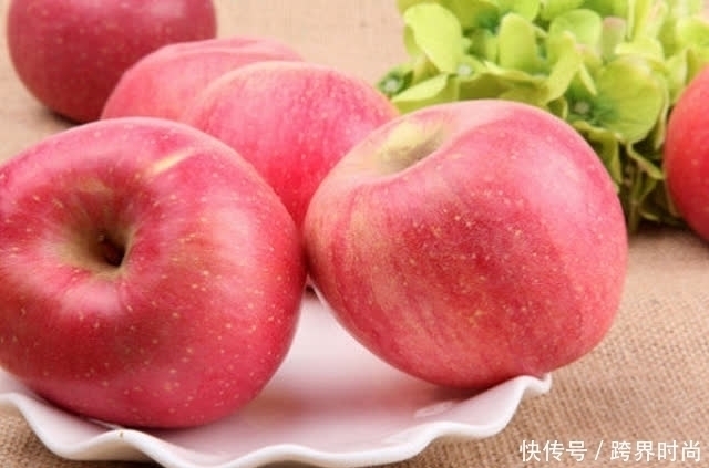 把苹果放进冰箱冻一冻，竟有如此大的功效，男女不可错过！