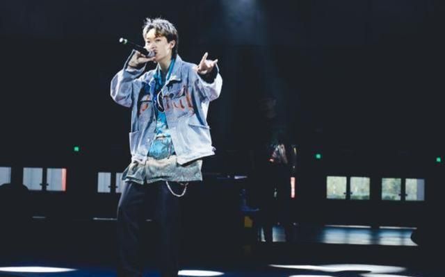 昔日好友彻底翻脸，活死人新歌DISS福克斯，说唱圈也难逃利益二字