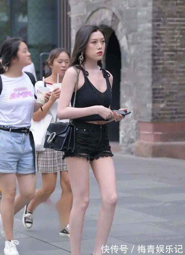 瑜伽裤|设计风格独特的瑜伽裤,减龄效果相当不错,令人难以拒绝