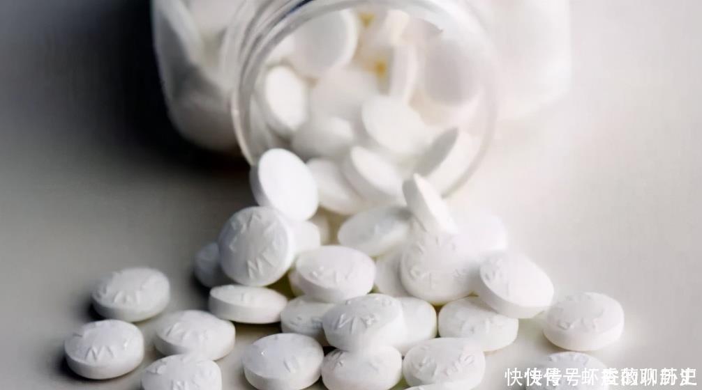 这“6种”过期药片不要扔,磨成粉兑点水浇盆里,花卉呼呼长