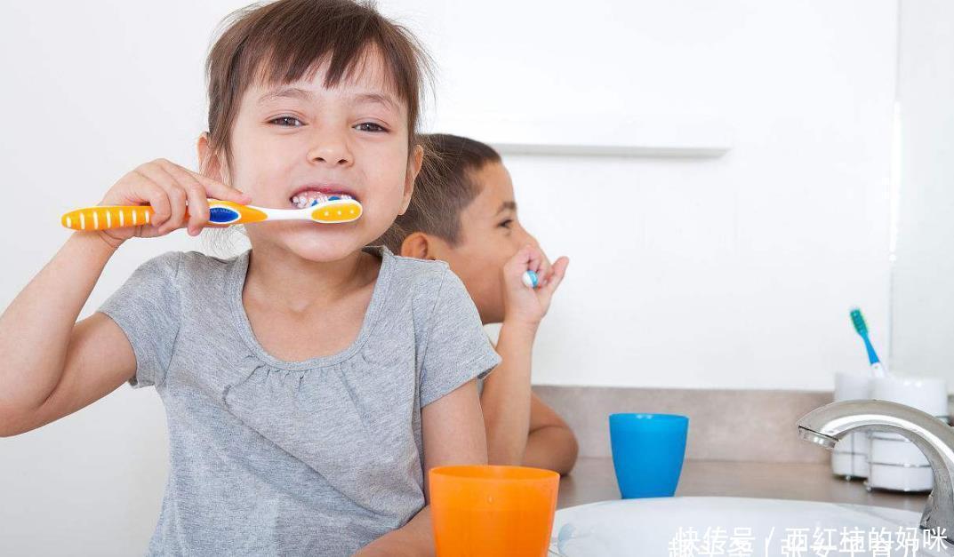 刷牙|父母做好2件事儿,轻松让宝宝爱上刷牙,有效地正确刷牙
