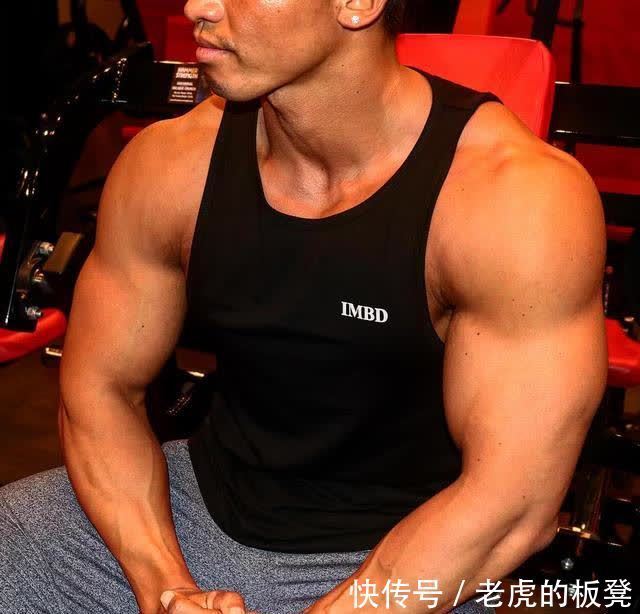 健身房|一次完成多少个俯卧撑才算合格?经常做俯卧撑有哪些好处