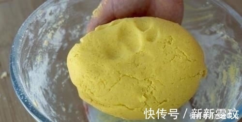 过筛|入口即化的桃酥,轻轻一碰就咬下来了,简单3步,配方比例超详细