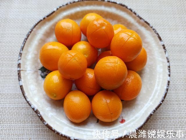 金桔|嗓子干痒不舒服,教你3款养生汤,润肺止咳很有效,成本才几块钱