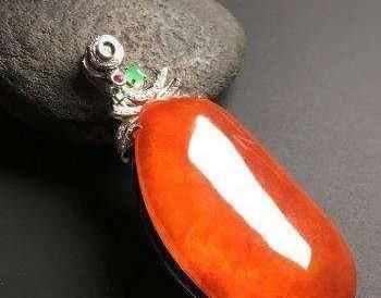 称之为|玉石绿宝石最好放绿色,还是漂红色主要看看这个