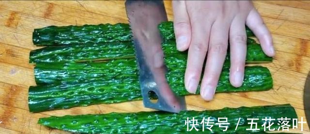 下饭|今天美食，肉炒黄瓜，清脆爽口，黄瓜炒肉是绝配，即营养又下饭！