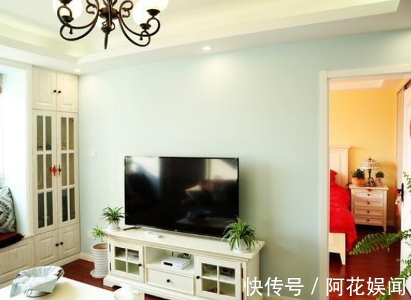 收藏品|老公非要在客厅打一排柜子!没想到这么多好处,邻居回家默默照做