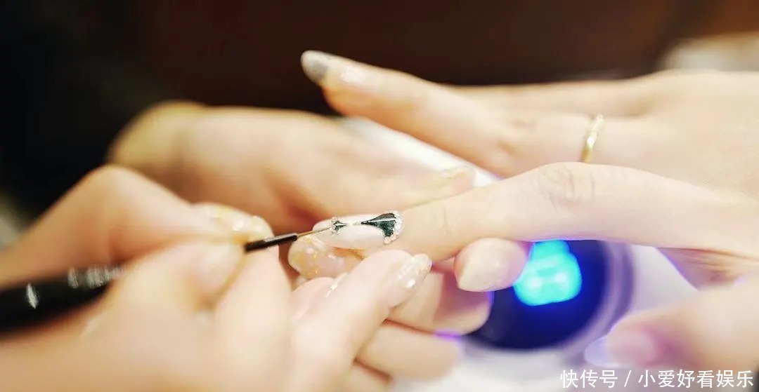 上海宝格丽酒店美甲,明星名媛将珠宝嵌在指尖