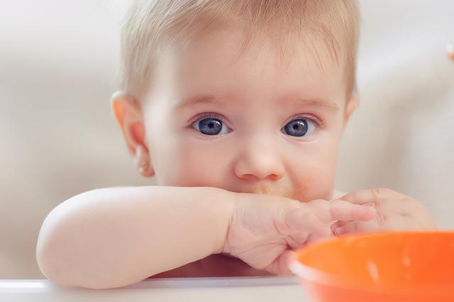 宝宝|宝宝未满一岁，有几种辅食少喂，看似有营养实际可能伤肠胃