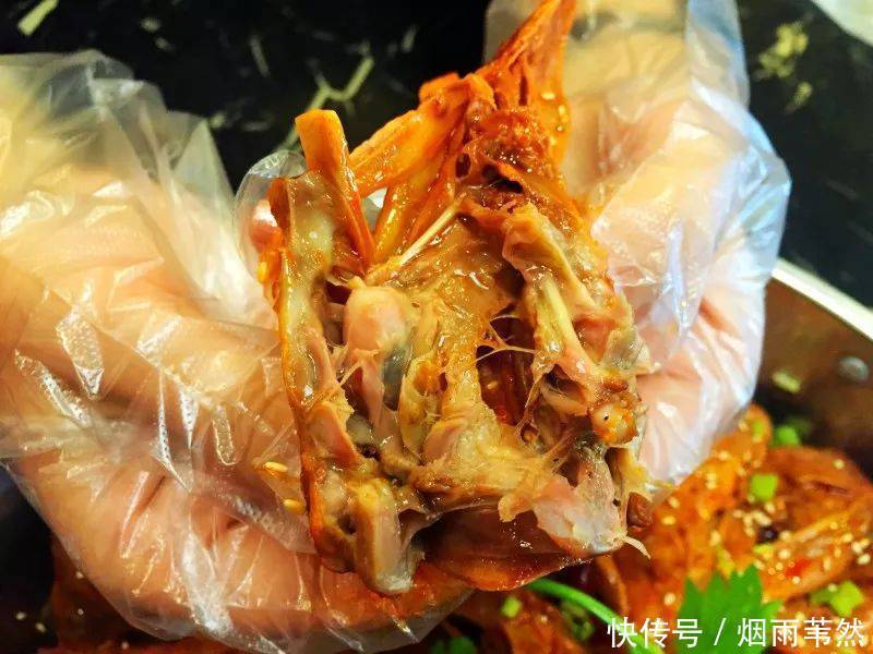  明明没什么肉的“鸭头”，为啥还如此多人喜欢吃？图啥？