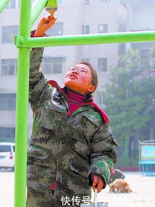 北大女硕士放弃高薪,回老家做油漆工,坦言日子踏实、精神放松