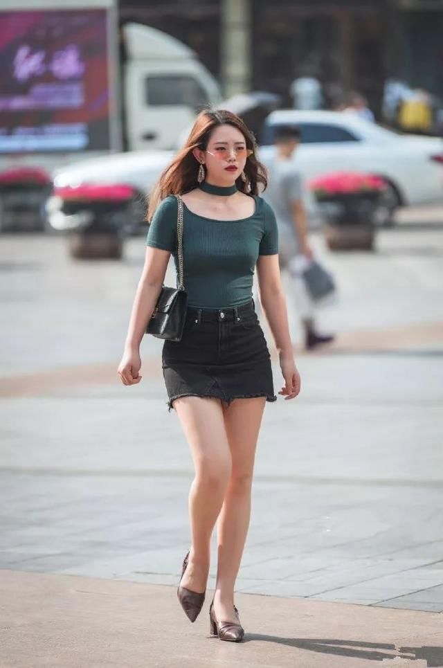 曲线|高跟鞋时尚穿搭，凸显出女性柔美的曲线