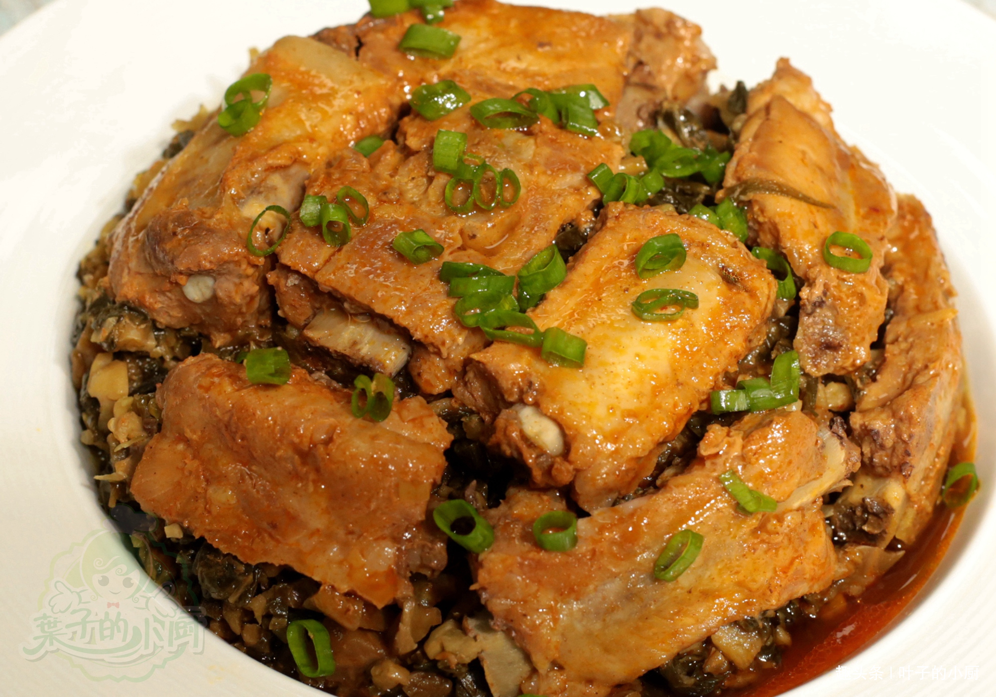 做排骨，很多人都用“传统”方法烧，油多还不香，教您好吃的秘诀