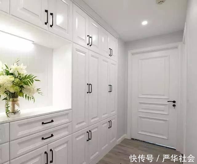 小户型|去邻居们家串门,一进门就被入户鞋柜惊艳到了,款款漂亮又实用