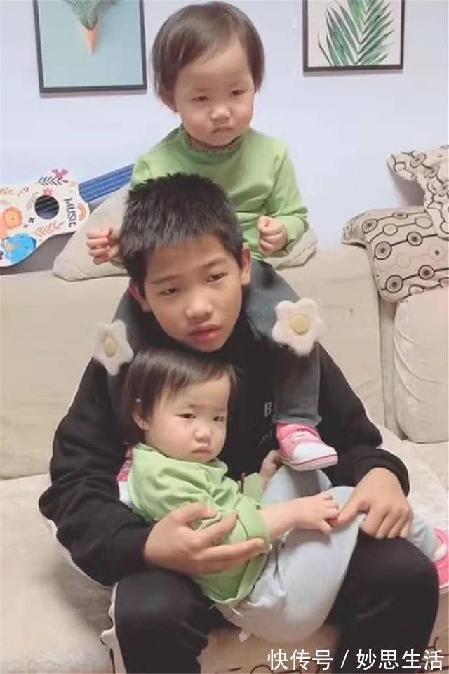 哥哥|男孩想要个妹妹,妈妈一口气生下两个妹妹,男孩:还能退货吗?