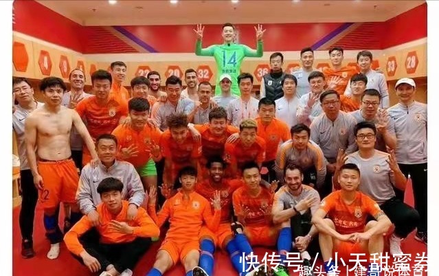 李霄鹏|李霄鹏的4大争议球员全离队!郝伟再次送走李霄鹏签下的长约球员