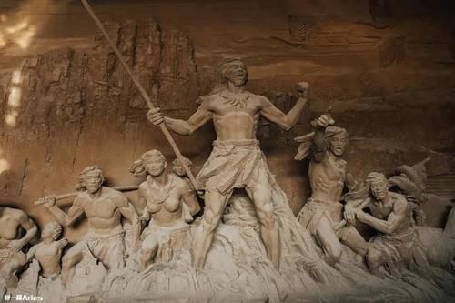  诗意|诗意才情｜刀劈摩天崖，巨笔写春秋！