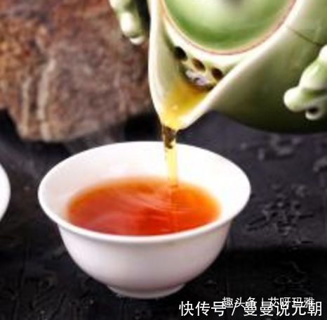 养颜|生姜两片熬水，饭后一杯排毒祛湿养颜治失眠，体重一天一个样