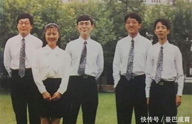 90年代复旦4大辩手,夺冠狮城为国争光,后来