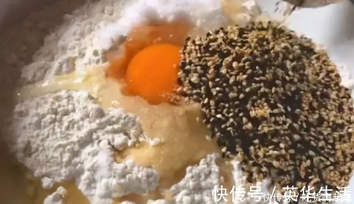 软麻花|面食又出新做法，比花卷好吃，10分钟出锅30天不会坏