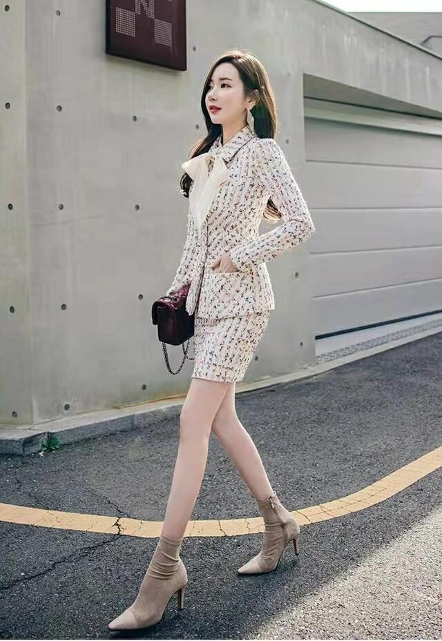 毛呢 时尚小香风，秋冬季高级穿搭，毛呢西服搭配气质半身裙