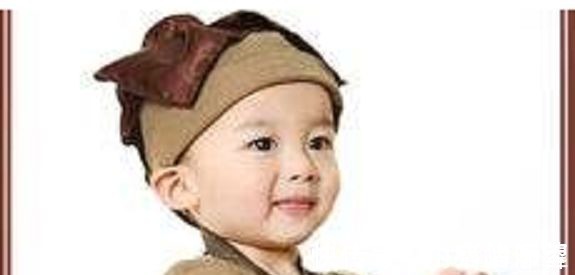 下联&秀才考5岁神童一口为口,二口为吕,三口为品,神童随口对下联!