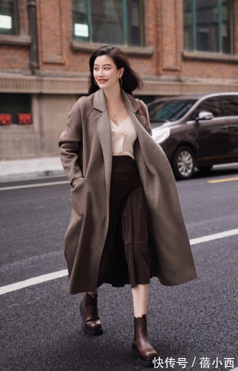 搭配|冬天想不到穿什么?要不试试“大衣+低跟靴”,显高显瘦还精致!