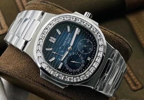 百达翡丽手表适合上班戴吗？会不会太高调？