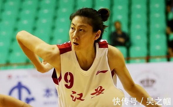 中国女篮|女篮名将卞兰拼下双胞胎女儿幸福如花，篮球基因出众女篮或迎天才
