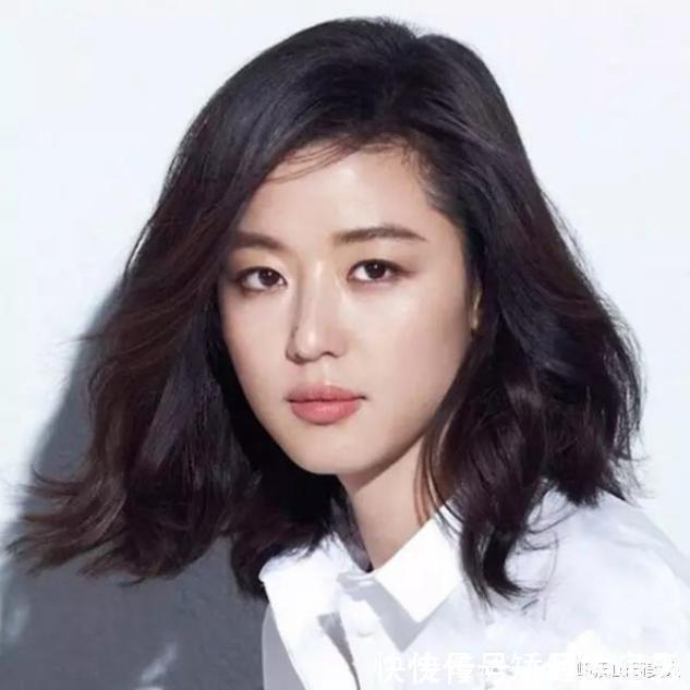 脸大 脸圆的女生要学会拒绝留中分,难看显脸大,这5种发型才适合你