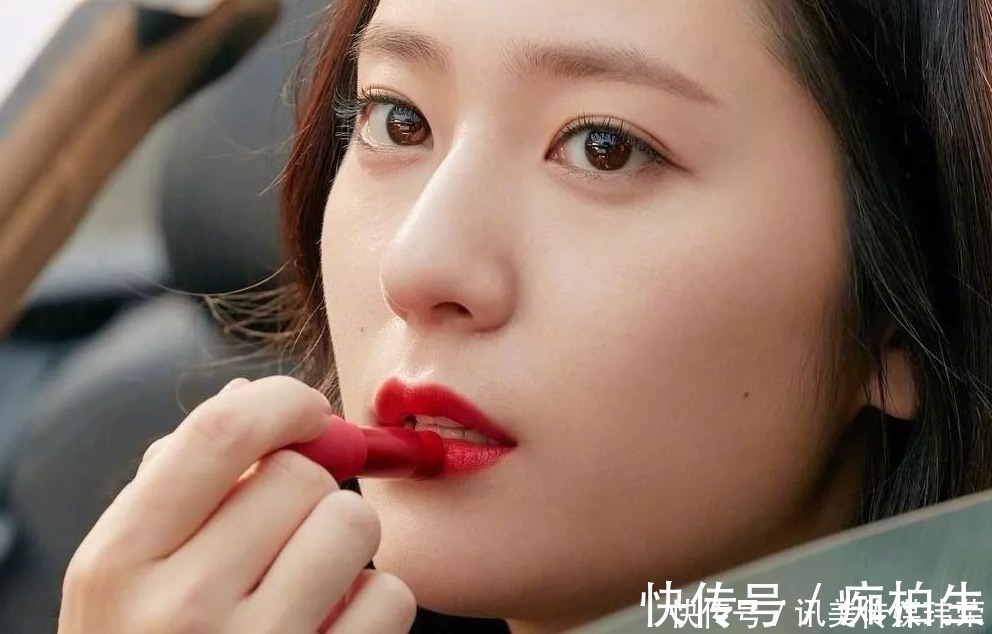 小技巧|中年女人不会化妆没关系,教你3个小技巧,“素颜”出门也好看