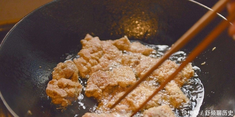 酥脆|炸酥肉,用淀粉还是面粉?用它挂浆效果最好!金黄酥脆,放凉不软