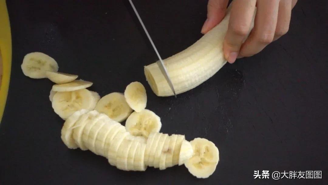 你有香蕉吗？别放过这个食谱，不要烤箱，你会迷上这样吃