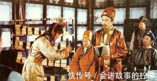 玉钏儿&袭人是怡红院第一丫环,为何贾政替宝玉挑选侍妾,却从没考虑她?