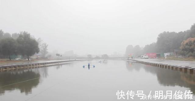 钓鱼时，肉眼能看到鱼群，但它们为什么就不上钩？真正原因竟是它