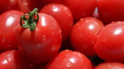 排毒抗衰|人到中年，不妨坚持吃3种食物，排毒抗衰，润肠通便，增强抵抗力