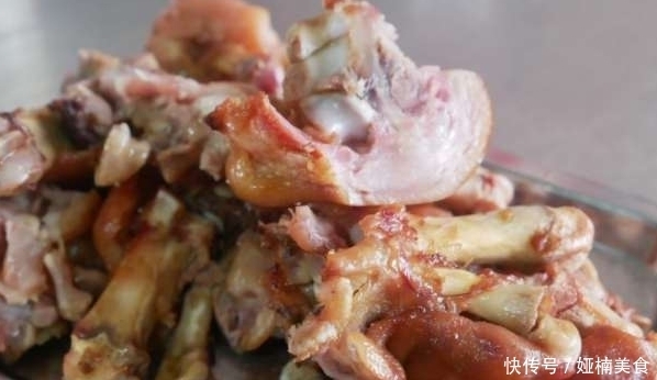 中年夫妻摆摊卖它,30元一只,都骂他黑心,尝了一口排队抢着买