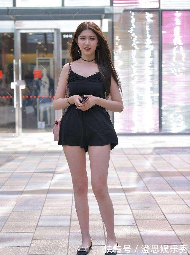打底裤|黑色V领吊带搭配黑色短裤，性感灵动，展现完美的身材比例