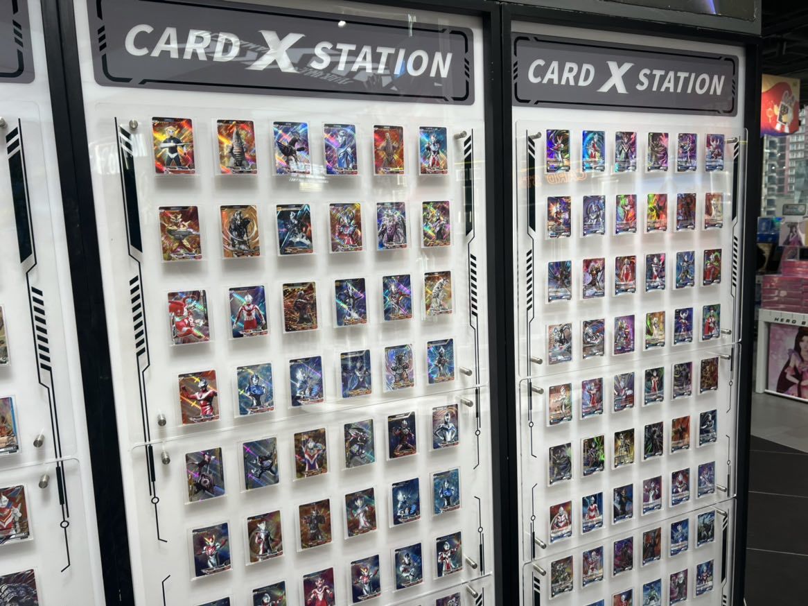 sr|没抽到隐藏卡牌而痛哭，奥特曼卡牌是怎么打入00后社交圈的？